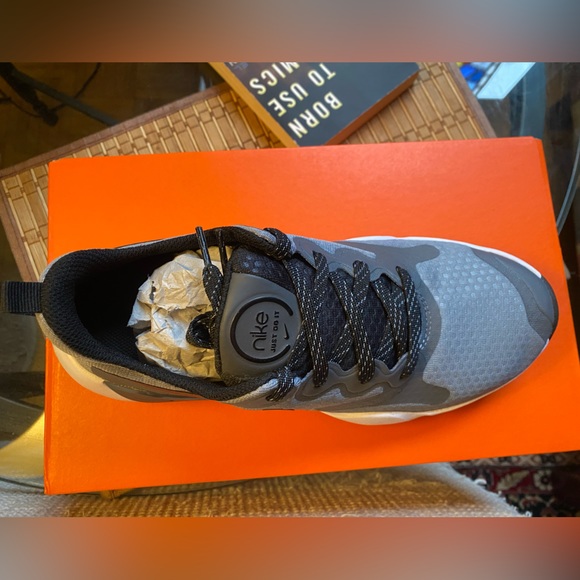 GREY NIKE UNISEX - BRAND NEWS - - Picture 4 of 6